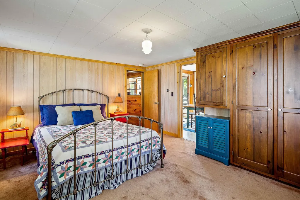 5 Knowlton Avenue Owls Head ME 04854