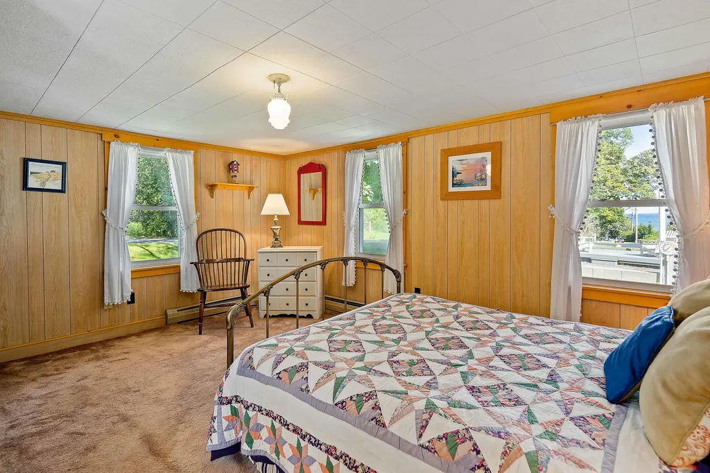 5 Knowlton Avenue Owls Head ME 04854