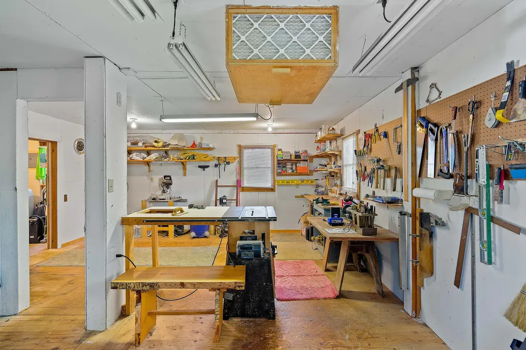 5 Knowlton Avenue Owls Head ME 04854