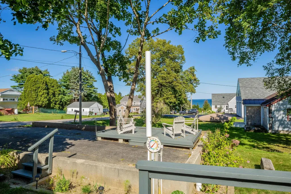 5 Knowlton Avenue Owls Head ME 04854