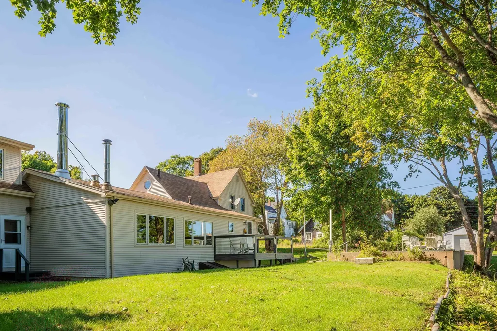5 Knowlton Avenue Owls Head ME 04854