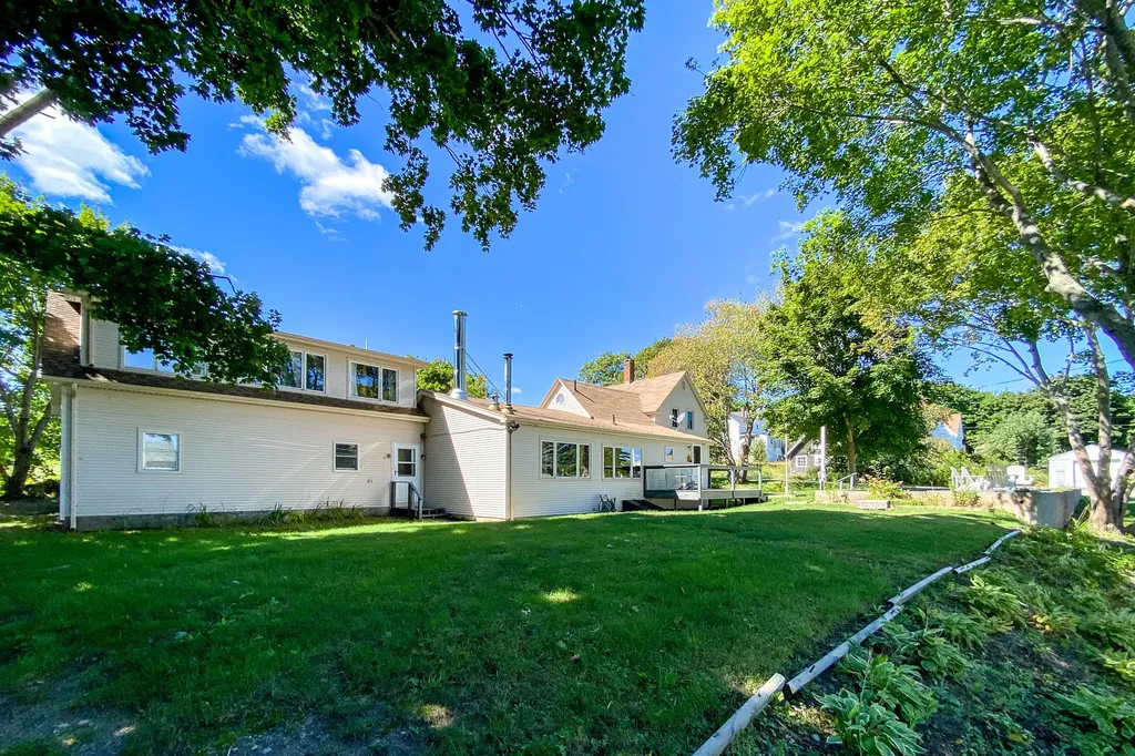 5 Knowlton Avenue Owls Head ME 04854