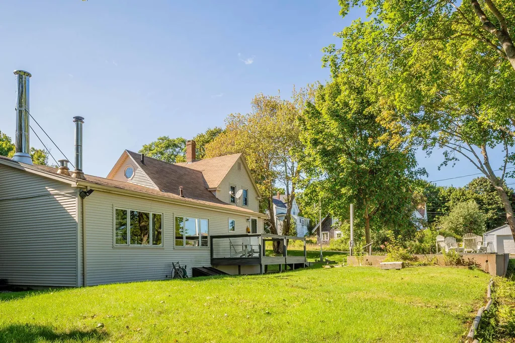 5 Knowlton Avenue Owls Head ME 04854