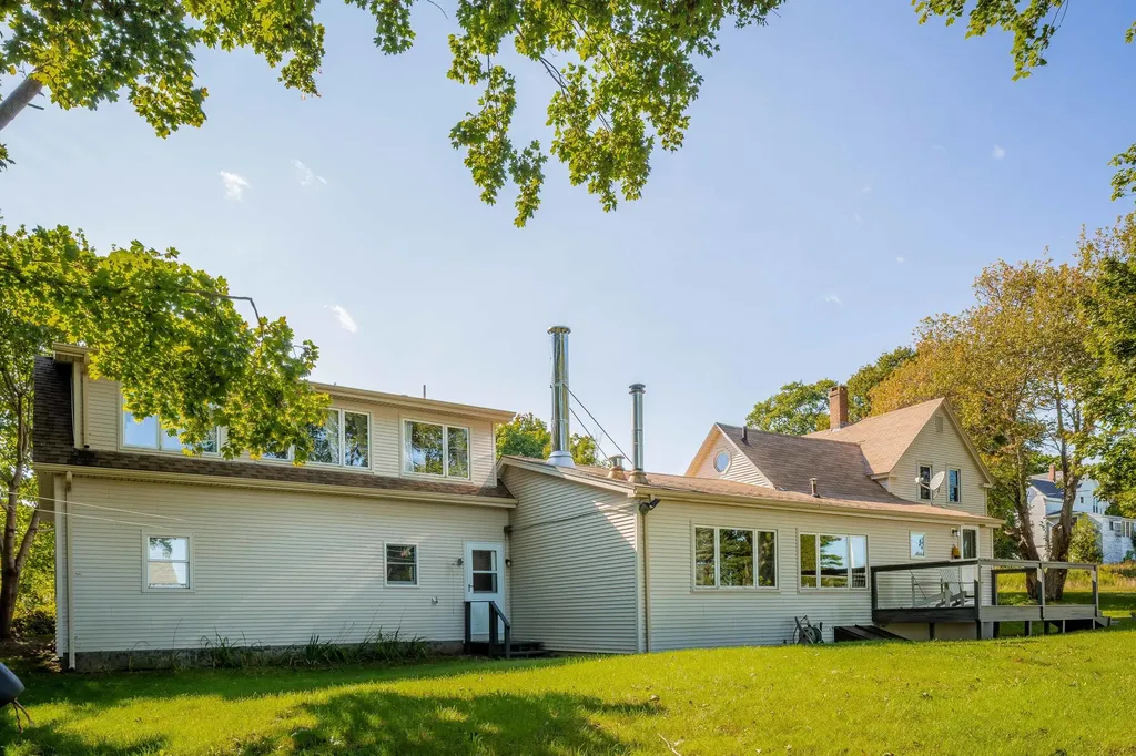 5 Knowlton Avenue Owls Head ME 04854