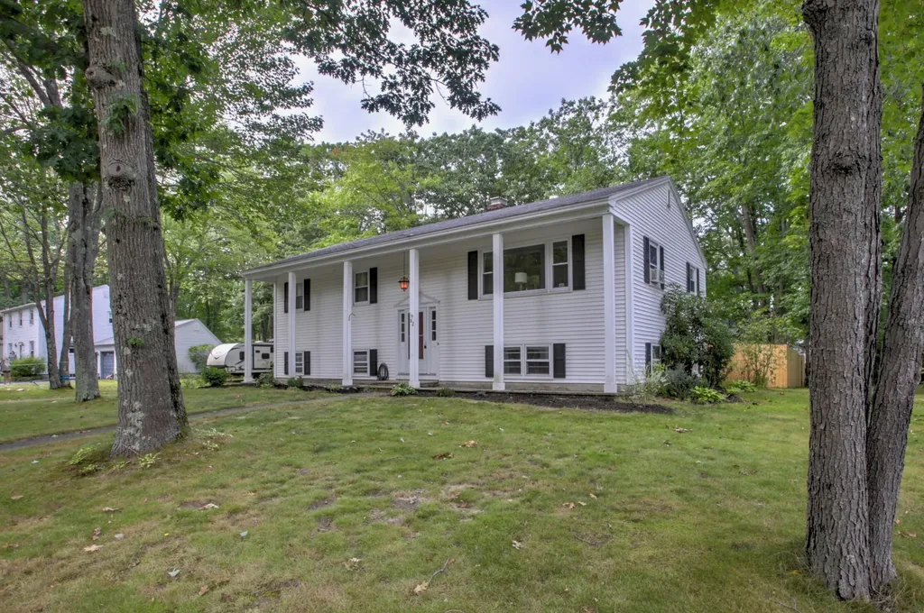 82 Hennessey Avenue Brunswick ME 04011