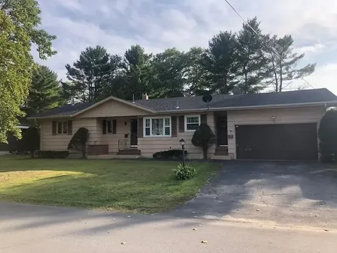15 Ventura Street Lewiston ME 04240