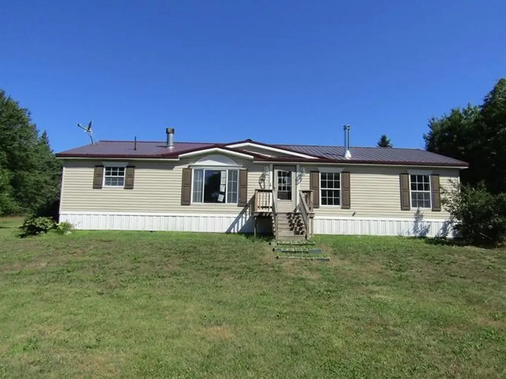14 Smith Road Dexter ME 04930