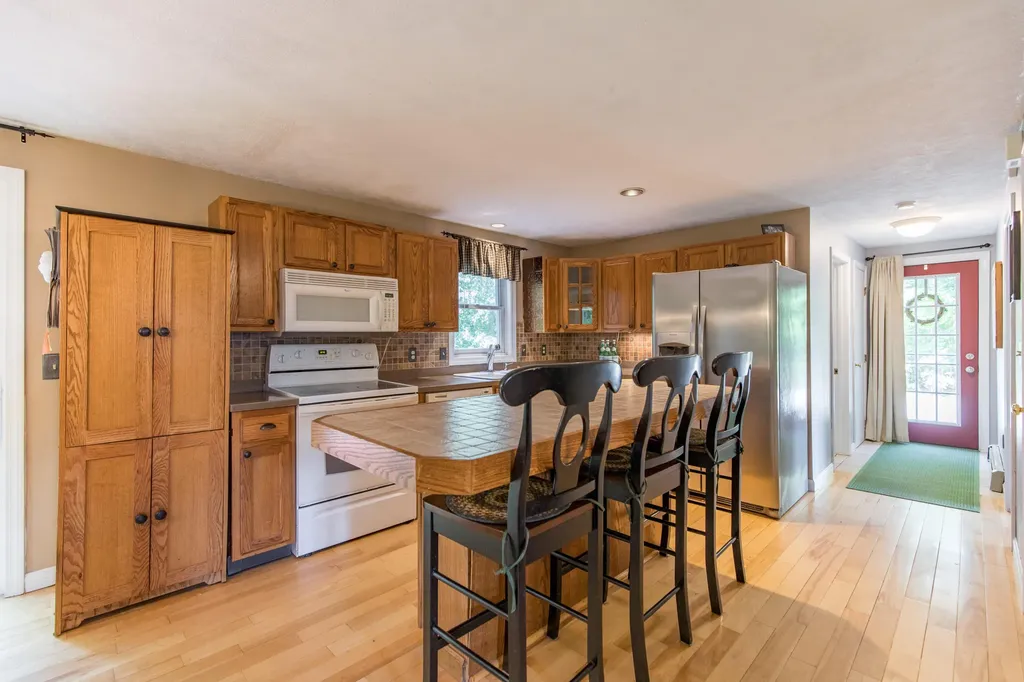 8 Thompson Lane Windham ME 04062