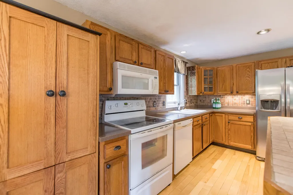 8 Thompson Lane Windham ME 04062