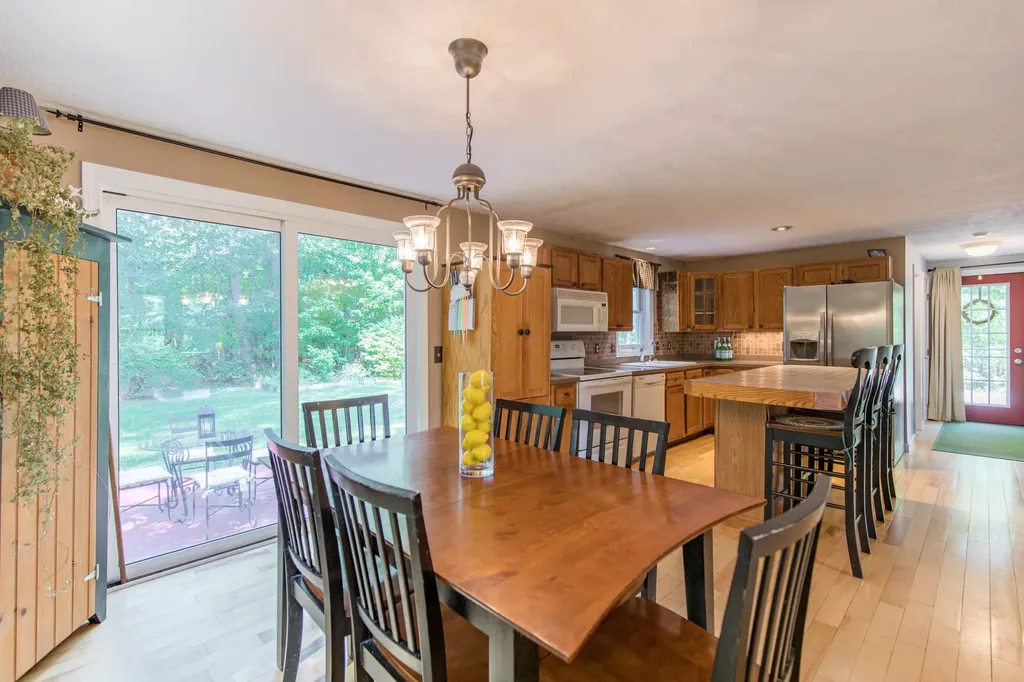 8 Thompson Lane Windham ME 04062