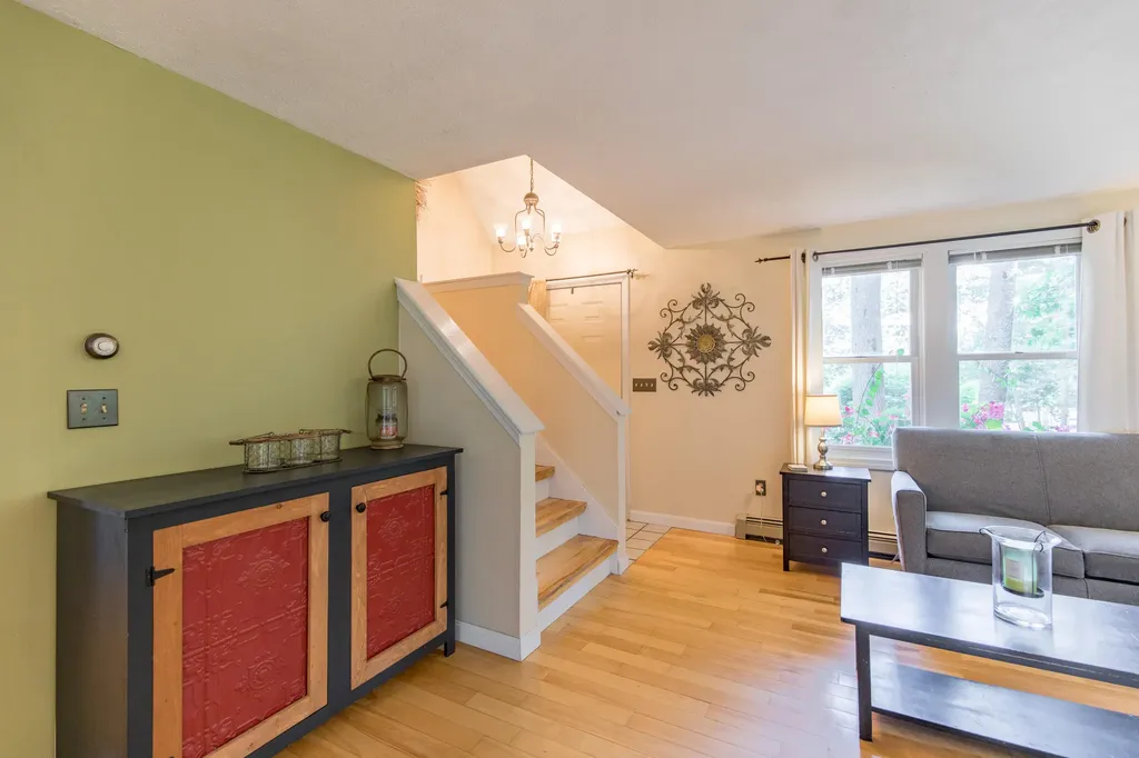 8 Thompson Lane Windham ME 04062