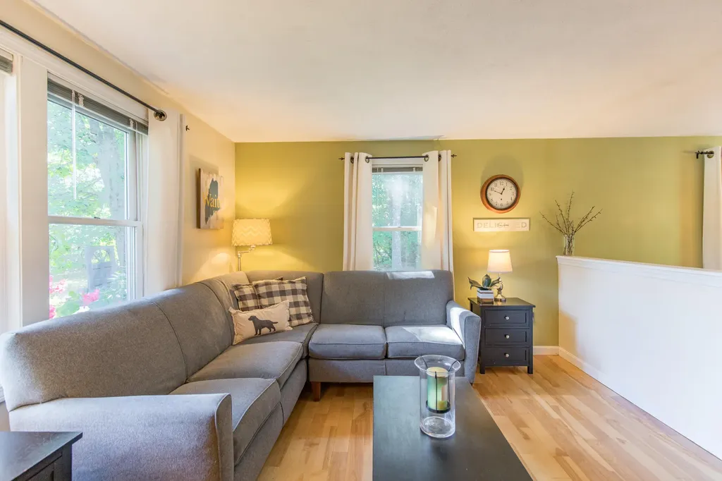 8 Thompson Lane Windham ME 04062