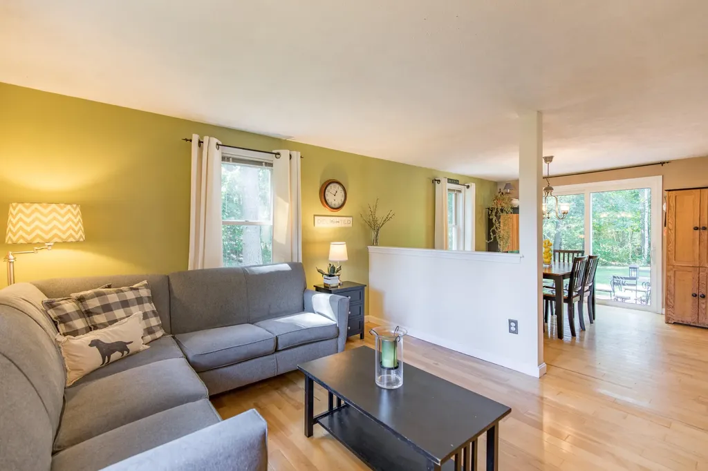 8 Thompson Lane Windham ME 04062