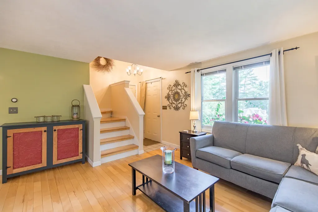 8 Thompson Lane Windham ME 04062