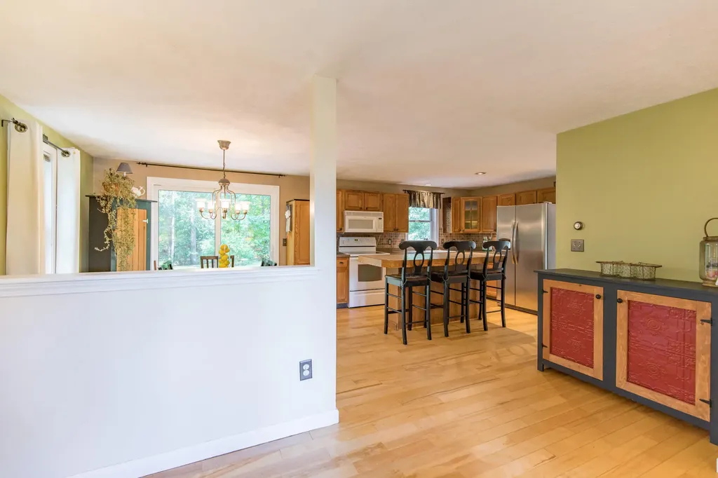 8 Thompson Lane Windham ME 04062