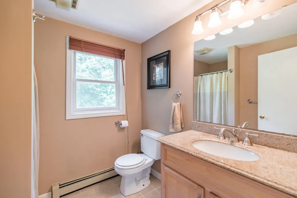 8 Thompson Lane Windham ME 04062