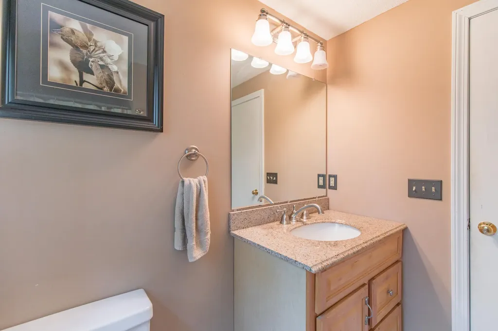 8 Thompson Lane Windham ME 04062
