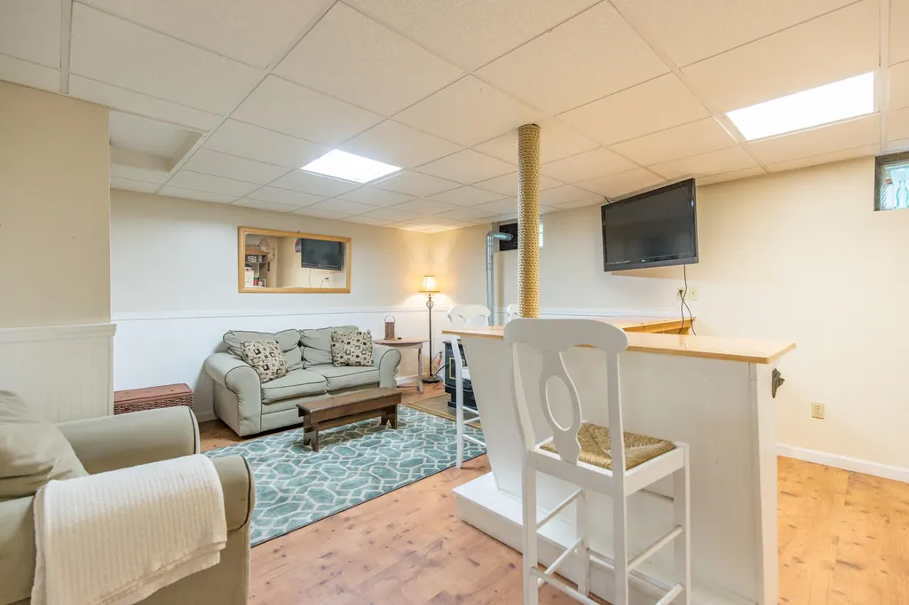 8 Thompson Lane Windham ME 04062