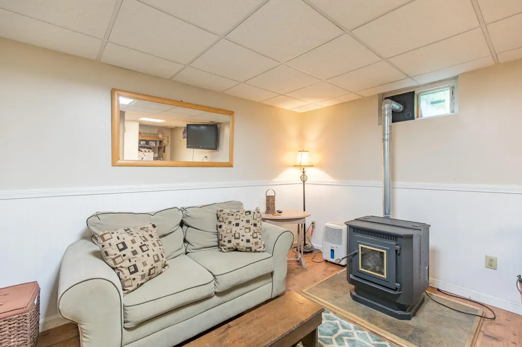 8 Thompson Lane Windham ME 04062