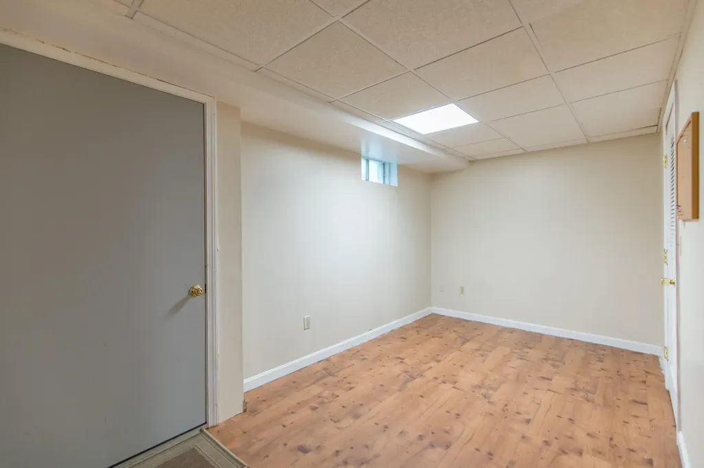 8 Thompson Lane Windham ME 04062