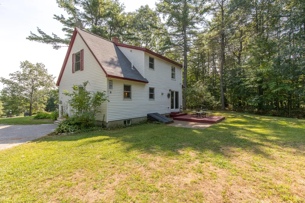 8 Thompson Lane Windham ME 04062