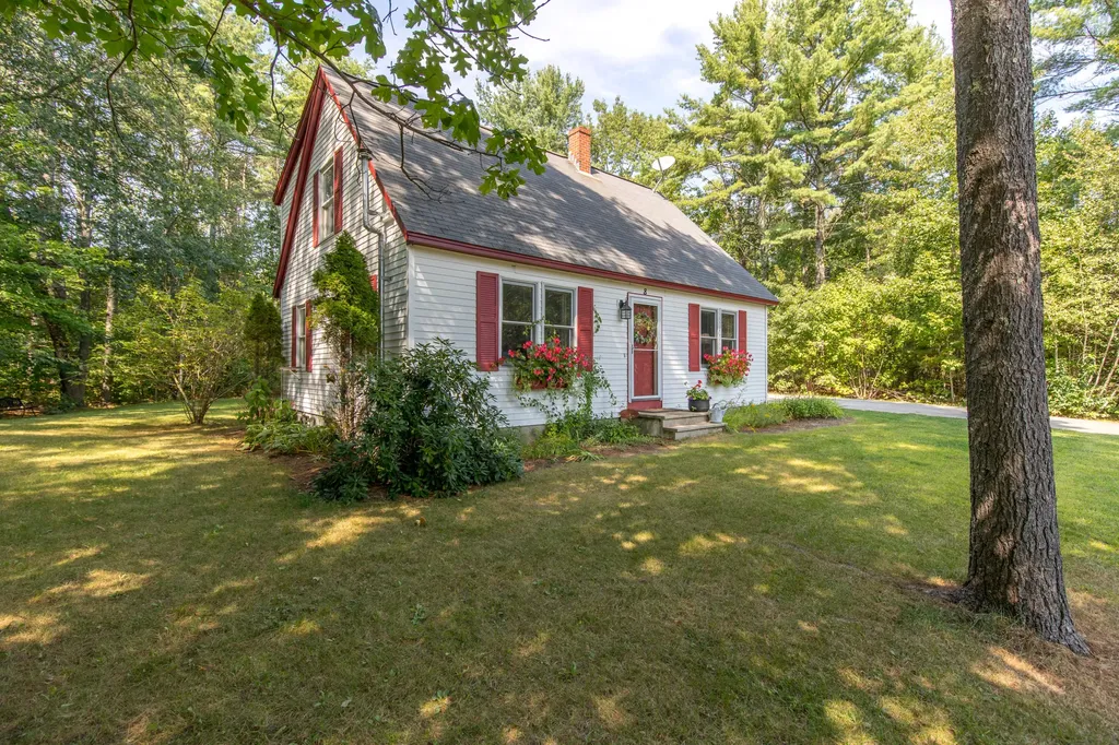 8 Thompson Lane Windham ME 04062