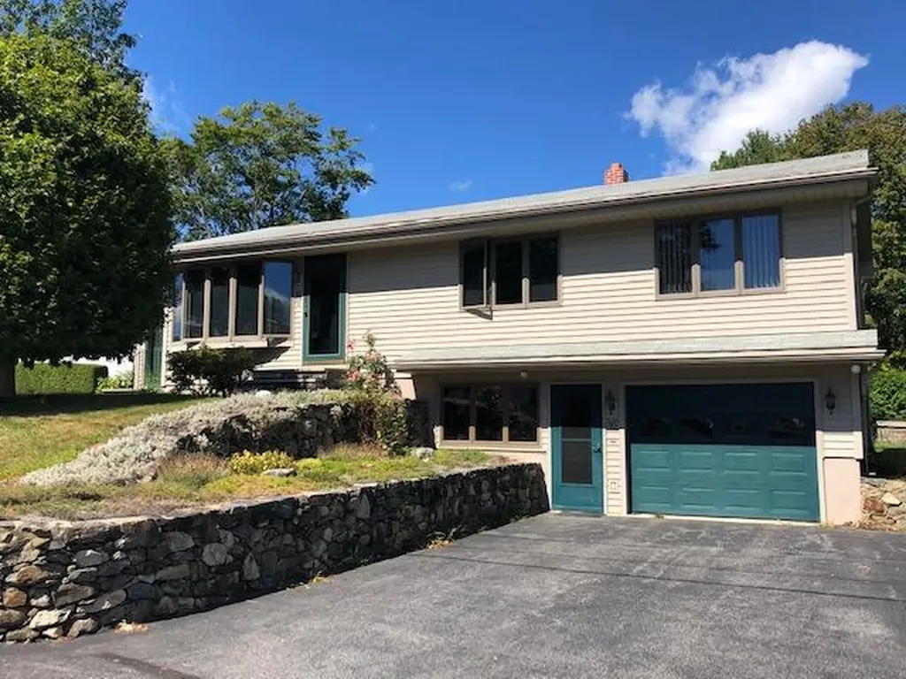 16 Valley Street Lewiston ME 04240