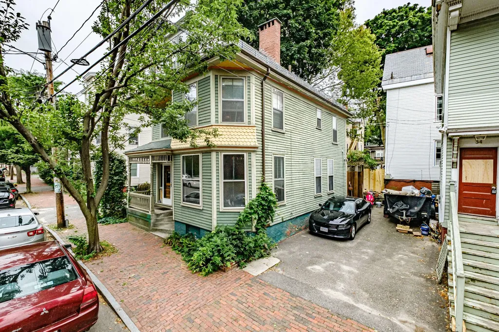 32 Grant Street Portland ME 04101
