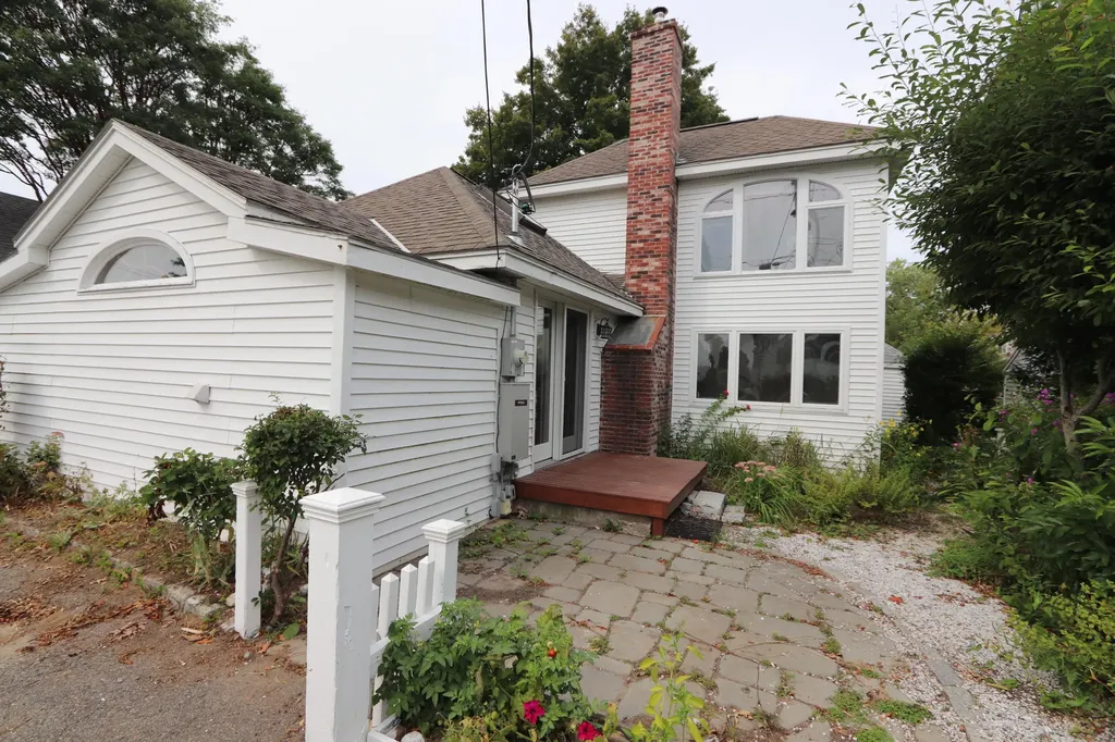 11 Island Avenue Kittery ME 03904