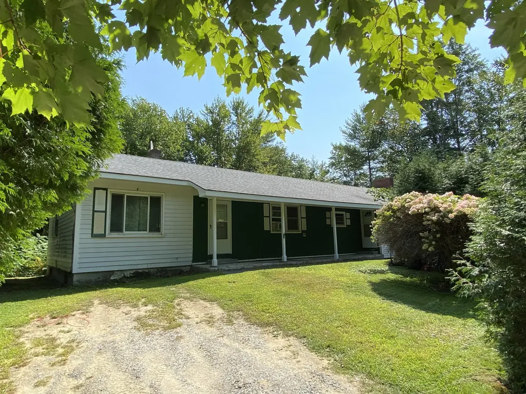 206 Derosay Avenue Auburn ME 04210