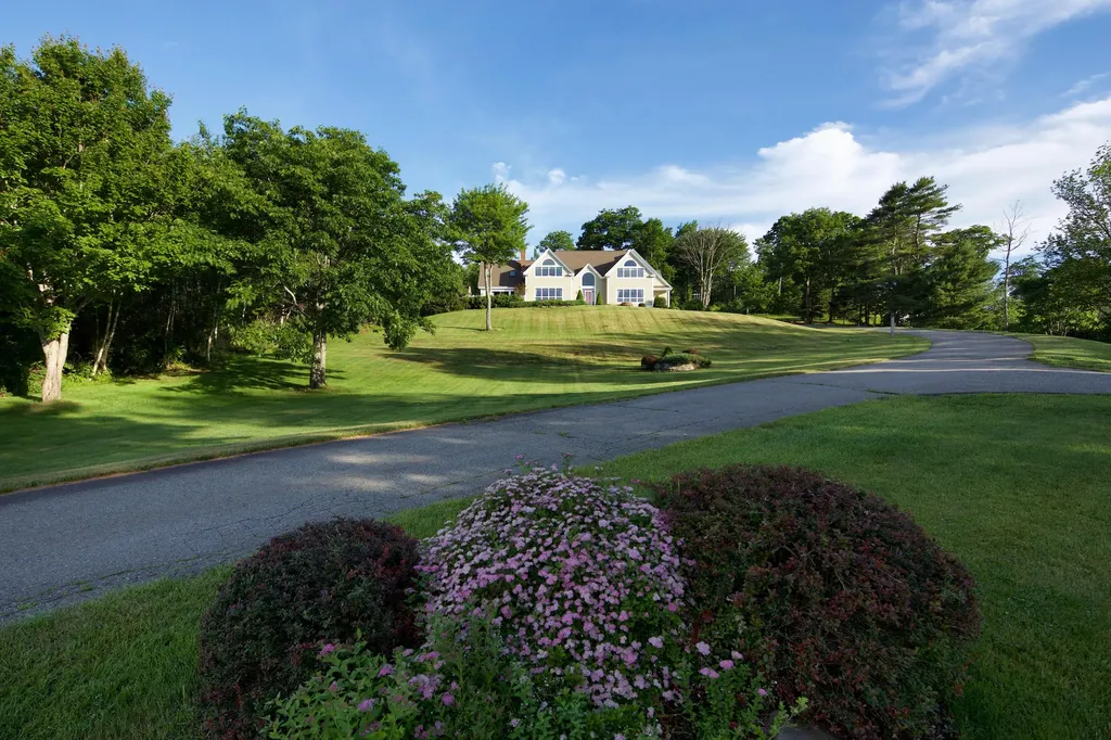 30 Terrier Circle Rockport ME 04856