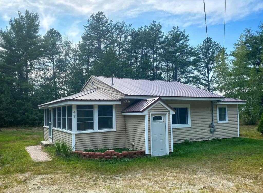 47 Old Pike Road Cornish ME 04020
