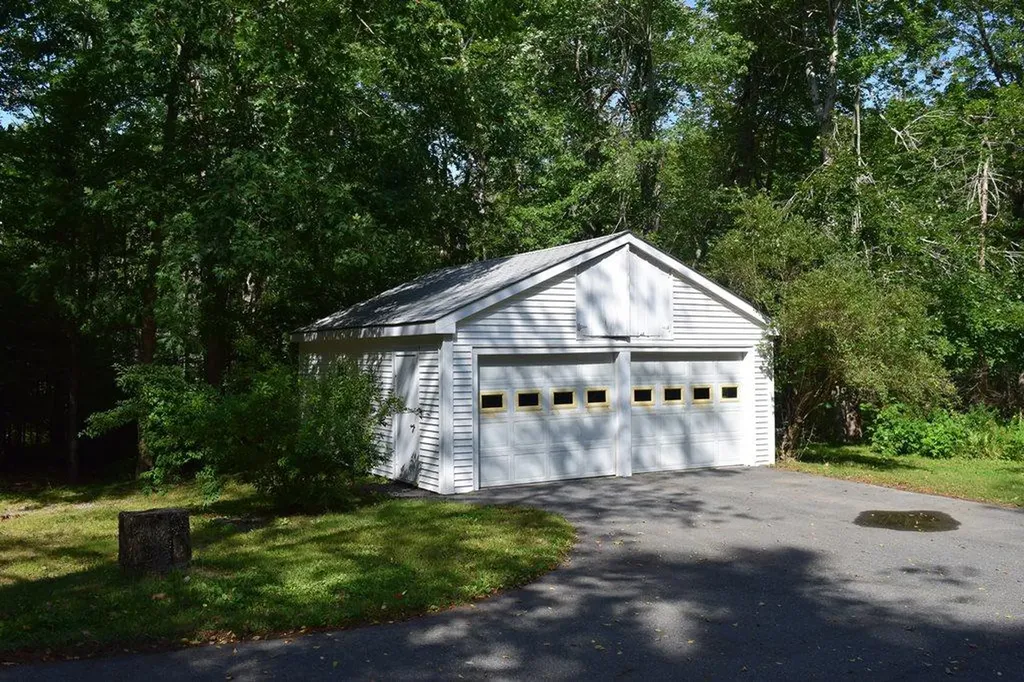 135 Bucksport Road Ellsworth ME 04605