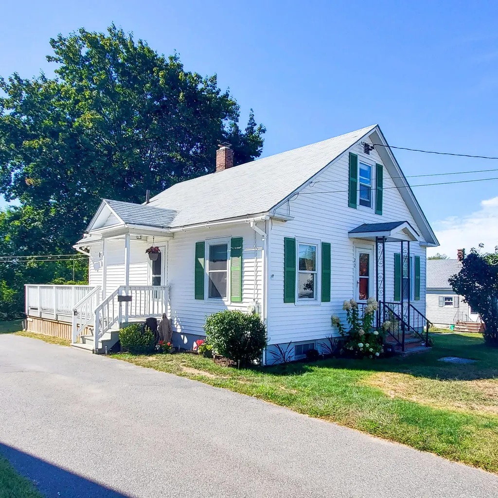 22 Lafayette Street Augusta ME 04330