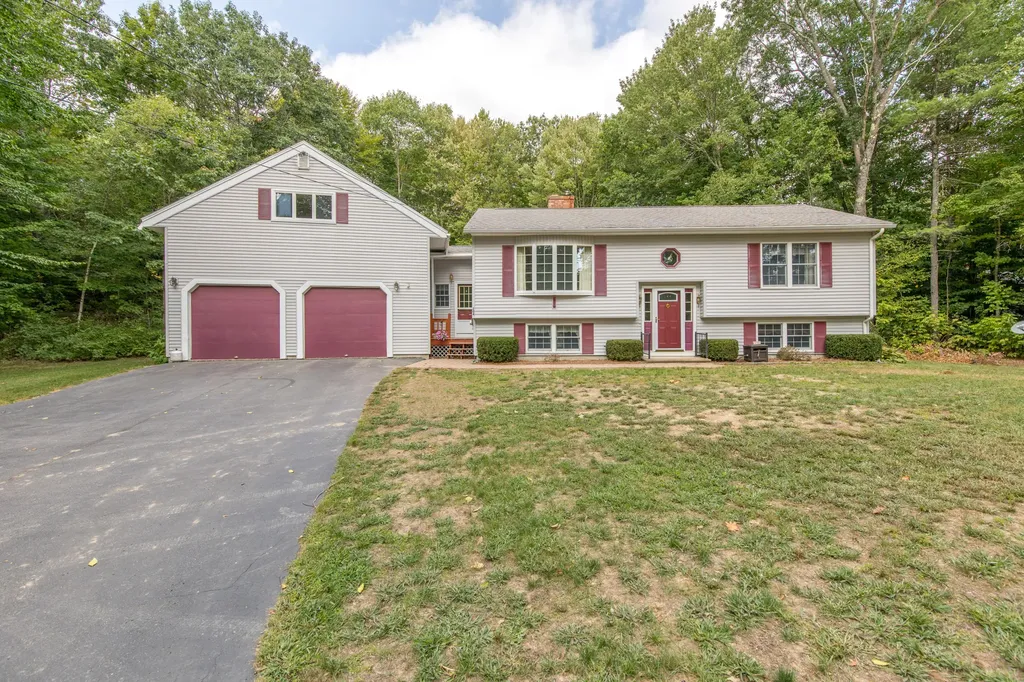 204 Blake Road Standish ME 04084