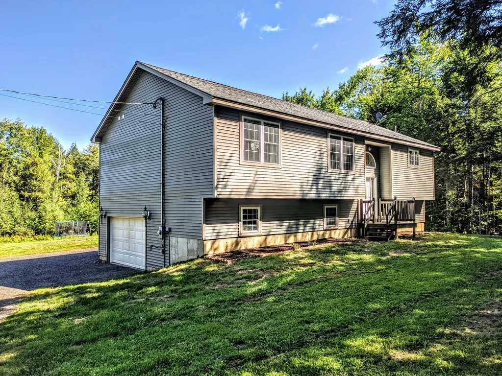49 Gabby Laine Glenburn ME 04401