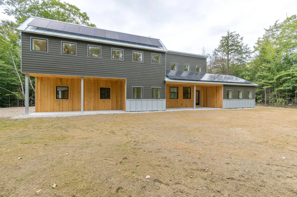 14 Peter Robin Way Freeport ME 04032