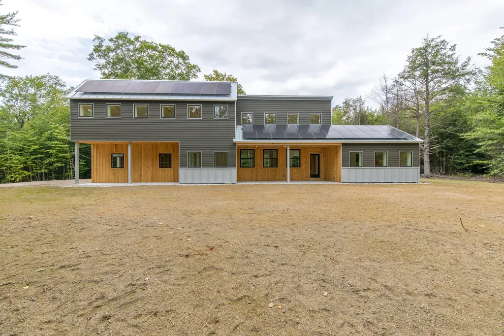14 Peter Robin Way Freeport ME 04032