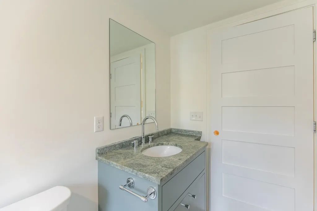 14 Peter Robin Way Freeport ME 04032
