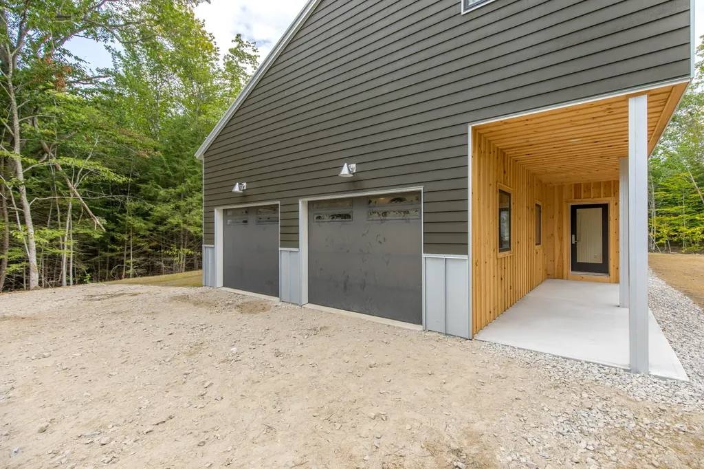 14 Peter Robin Way Freeport ME 04032