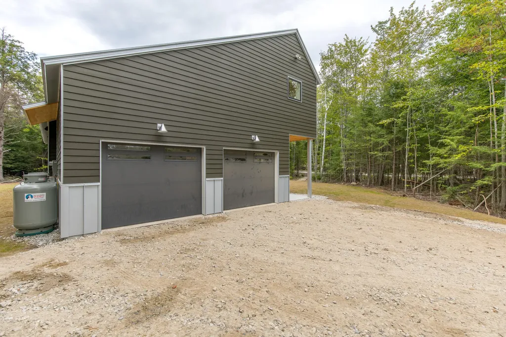 14 Peter Robin Way Freeport ME 04032