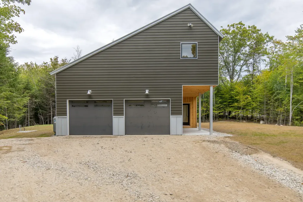 14 Peter Robin Way Freeport ME 04032