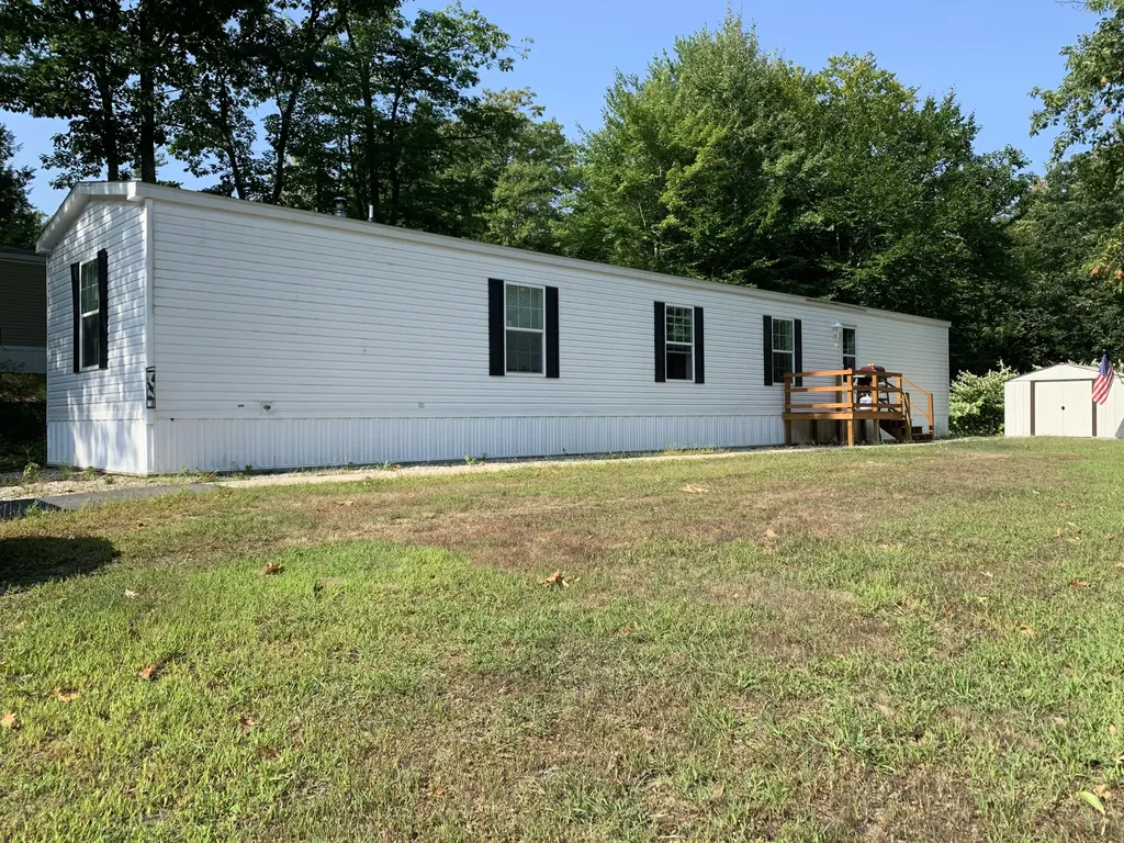 27 Carroll Avenue Standish ME 04084