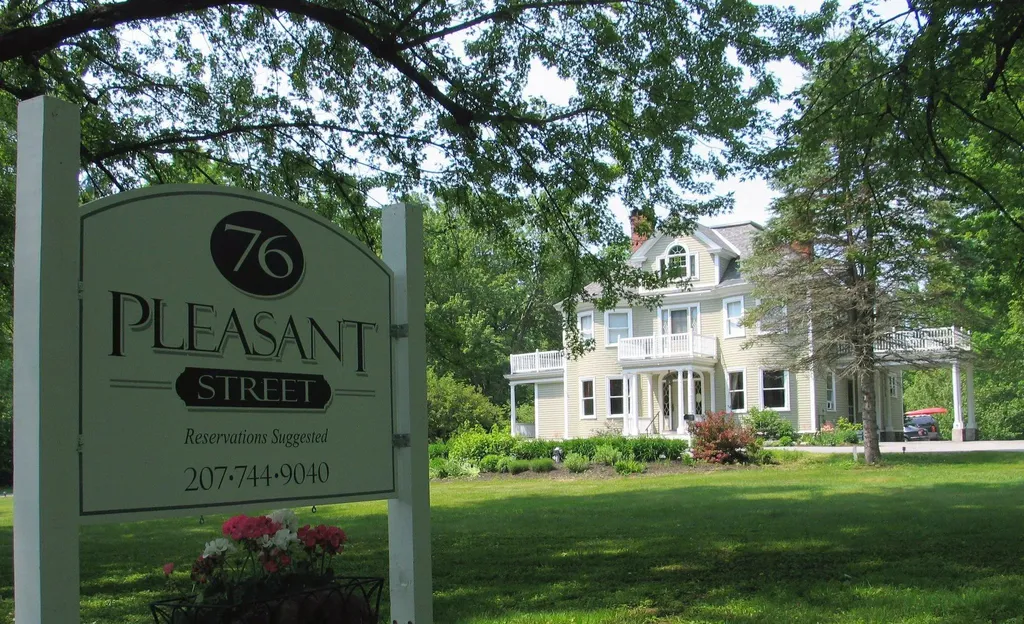 76 Pleasant Street Norway ME 04268