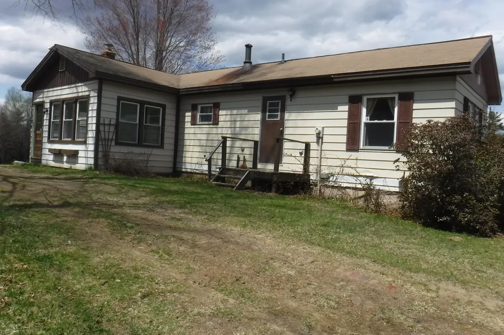 121 Williams Drive Farmington ME 04938