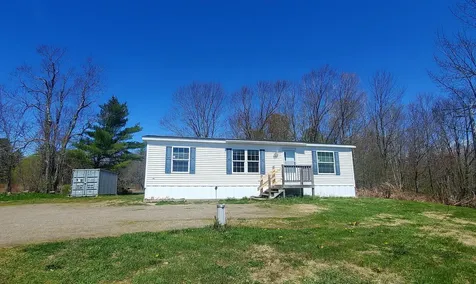 70 Windsor Road Chelsea ME 04330