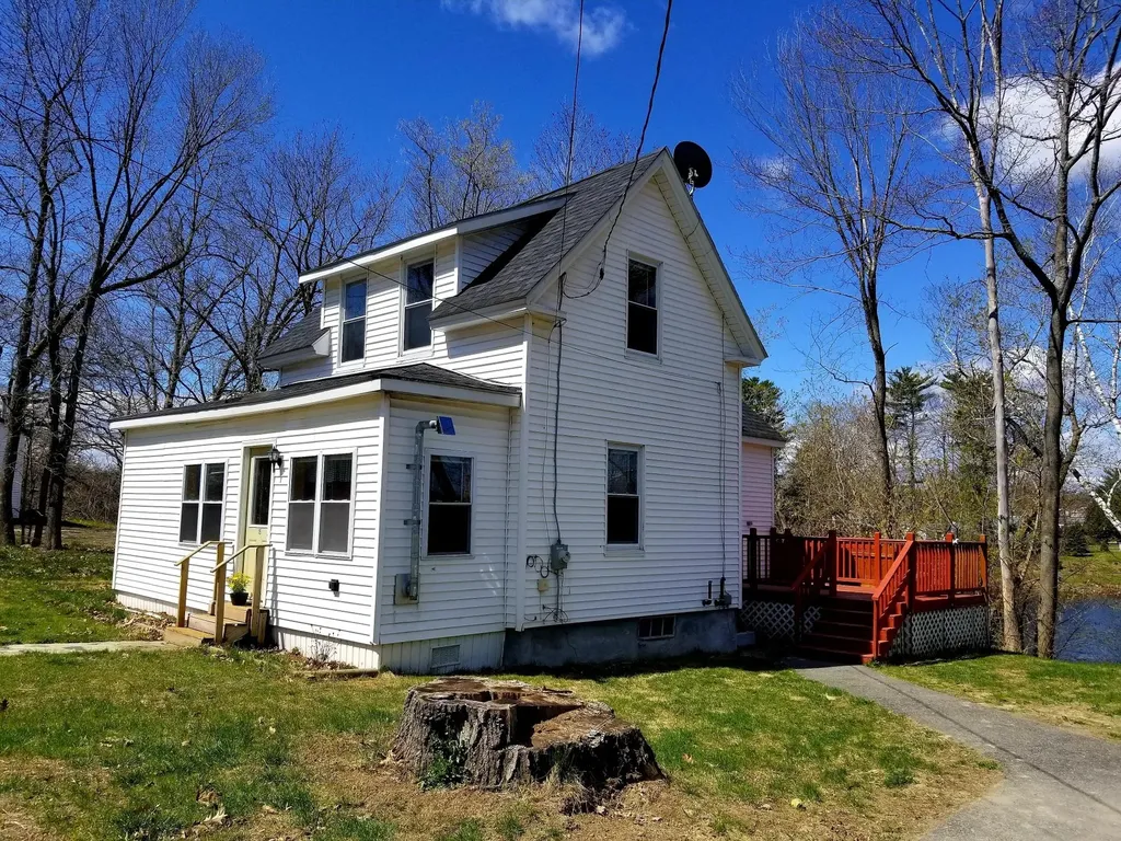 15 Crummett Street Benton ME 04901