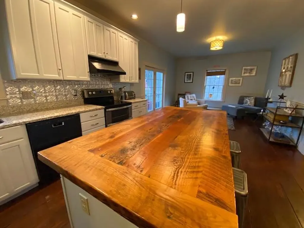 19 Jamison Place Manchester ME 04351