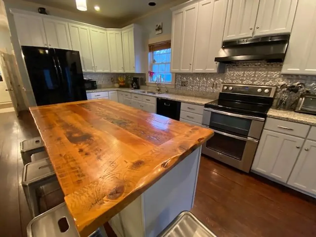 19 Jamison Place Manchester ME 04351