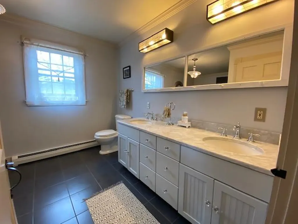 19 Jamison Place Manchester ME 04351